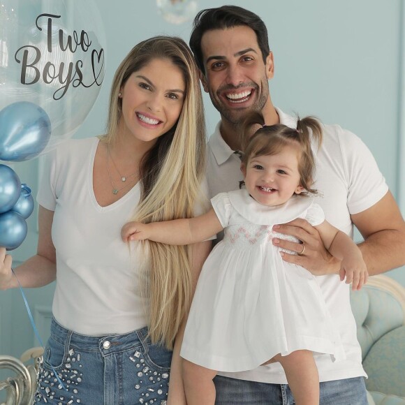 Bárbara Evans está grávida de dois meninos