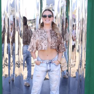 Mari Bridi contou que viu o look na web e se apaixonou