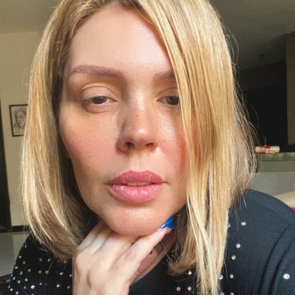 Simony revelou que está se internado de duas em duas semanas