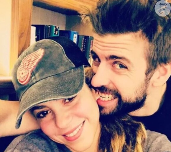 Piqué e Shakira se conheceram e assumiram romance em 2012, logo ficaram dez anos juntos.