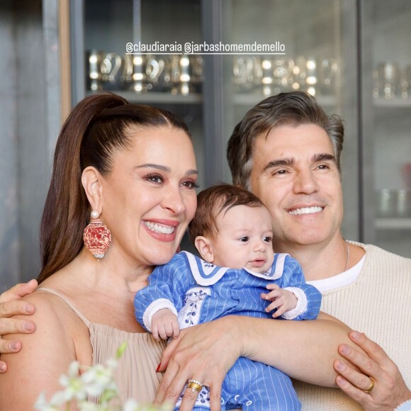 Atualmente Claudia Raia mantem uma relação com o ator Jarbas Homem e eles tiveram recentemente Luca.