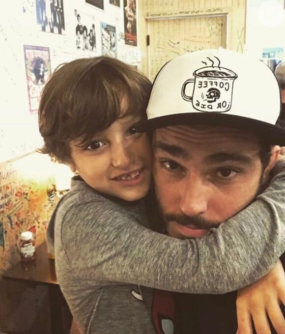 Thiago Rodrigues e seu filho Gabriel.