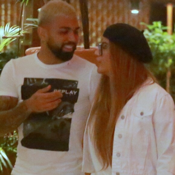 Rafaella Santos, irmã de Neymar, e o namorado, Gabigol, estão optando pela discrição no namoro