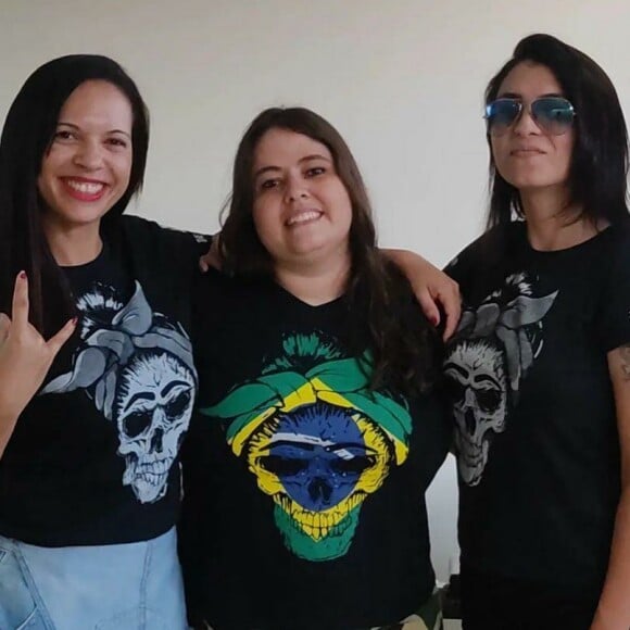 Leilane Macedo em foto com as amigas Hosana e Lua, outras vítimas do acidente de carro