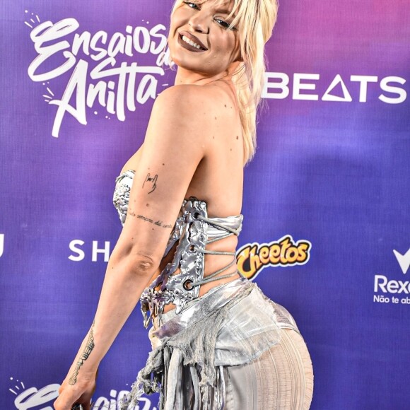 'Luísa Sonza foi massacrada por uma traição que nunca aconteceu, o Neymar que traiu a mulher grávida está sendo apoiado, precisa nem falar mais nada, né?', diz uma publicação