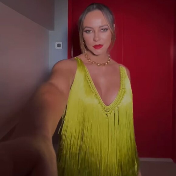 O vestido usado por Paolla Oliveira é feito sob medida