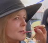 Filhas de mulher maquiada no avião em viral comentam a vídeo