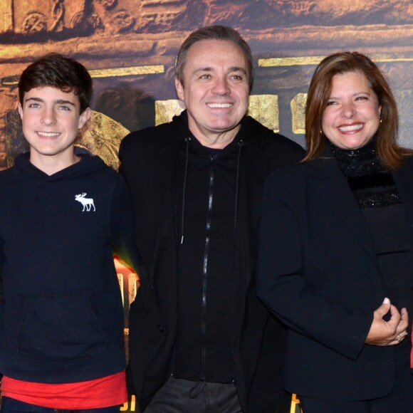 Filho de Gugu Liberato, João Augusto Liberato emocionou o SBT ao retornar à emissora, na qual frequentava quando criança