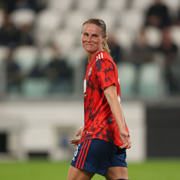 Amandine tem salário de US$ 390 mil por ano (R$ 1,8 milhão)