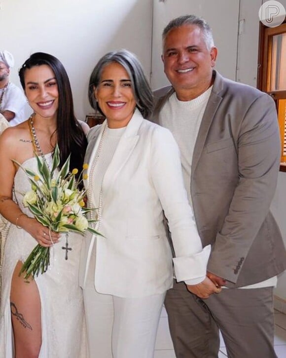 Cleo Pires usou o mesmo vestido com que se casou com Leandro em agosto de 2022