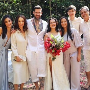 Cleo Pires e Leandro D'Lucca se casaram na beira de uma cachoeira
