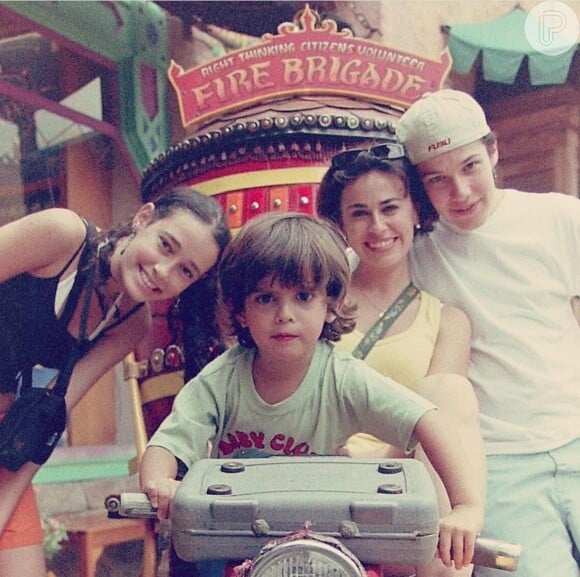 Daniela Escobar publicou foto com seu filho André Matarazzo e sua ex-enteada Maria.