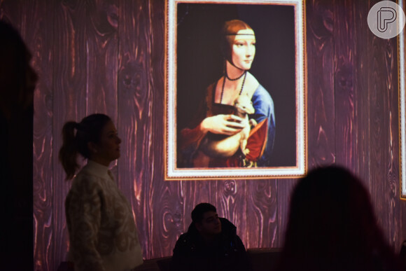 Ticiane Pinheiro levou a filha Manuella à exposição sobre Da Vinci e Michelangelo