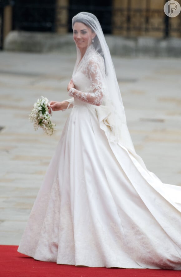 Kate Middleton casou-se Príncipe William em 29 de abril de 2011 usando um vestido de noiva que custou por volta de US$332 mil – mais de R$1,5 milhão na cotação atual