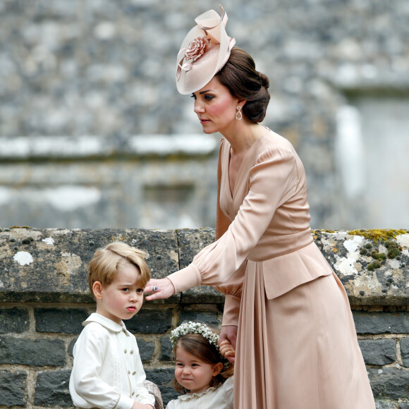Kate Middleton: vestido Alexander McQueen usado no casamento de Pippa Middleton custa mais de US$ 14 mil – aproximadamente R$ 68 mil