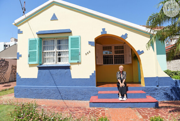 Xuxa Meneghel revisita locais que marcaram sua vida para documentário