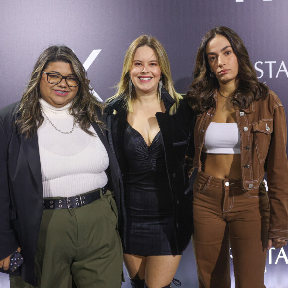 Mari Bridi, Fernanda Machado e Joyce Andrade aproveitando o festa Kérastase Pop Party no Museu do Amanhã.