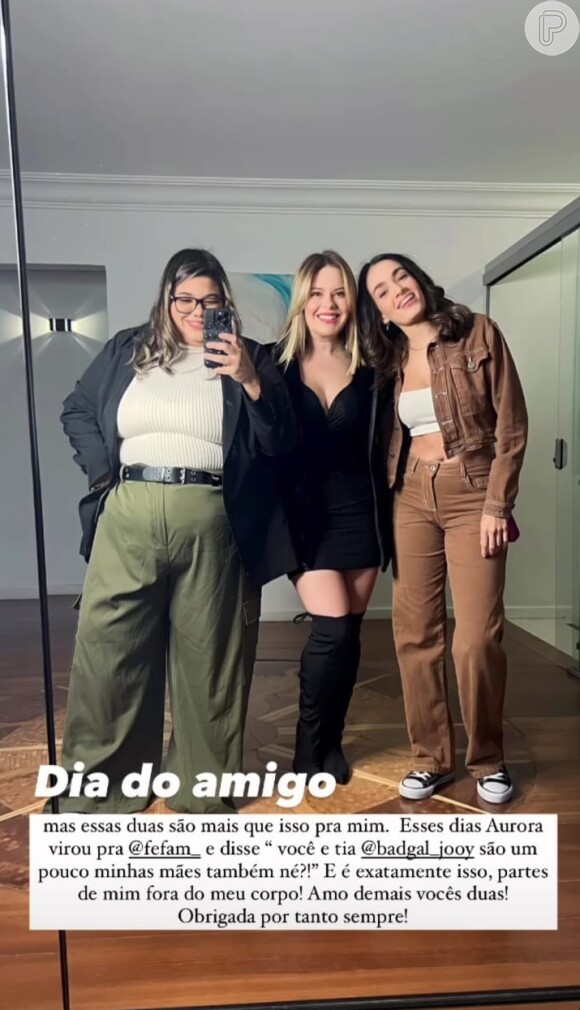 Mari Bridi e as amigas Fernanda e Joyce antes de irem ao evento.