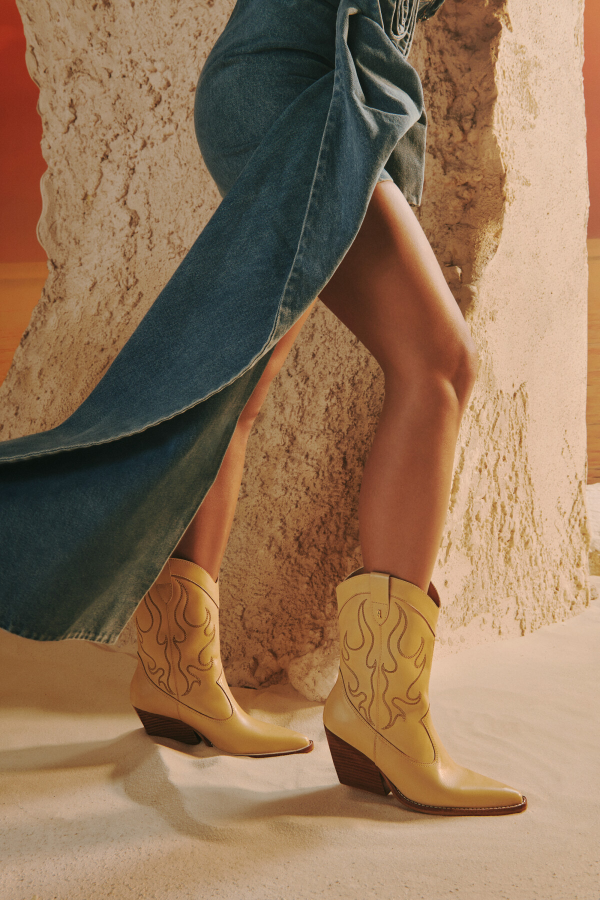 Foto: Tendência de moda, a bota western também apareceu nos pés de ...