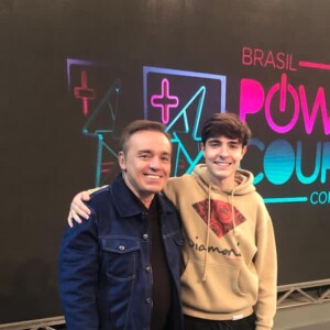 Última foto de João Augusto com Gugu foi nos bastidores do 'Power Couple'