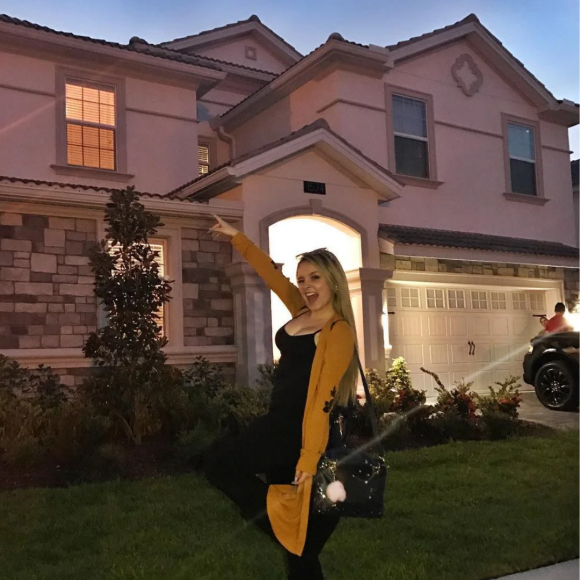 Mansão em Orlando não estava no nome de Larissa Manoela e ela não fazia ideia disso