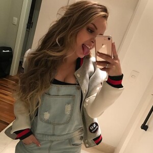 Larissa Manoela segue cumprindo com os contratos firmados sob o antigo CNPJ, segundo o jornal Extra