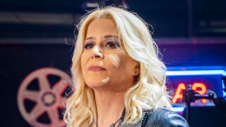 Paula Toller sofre sério acidente em casa e adia shows em Santa Catarina. Saiba como está a cantora!