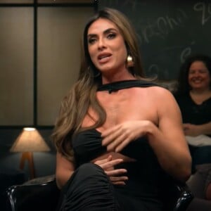 No programa 'Que História É Essa, Porchat?', Nicole Bahls relembra momento traumático que viveu com fãs