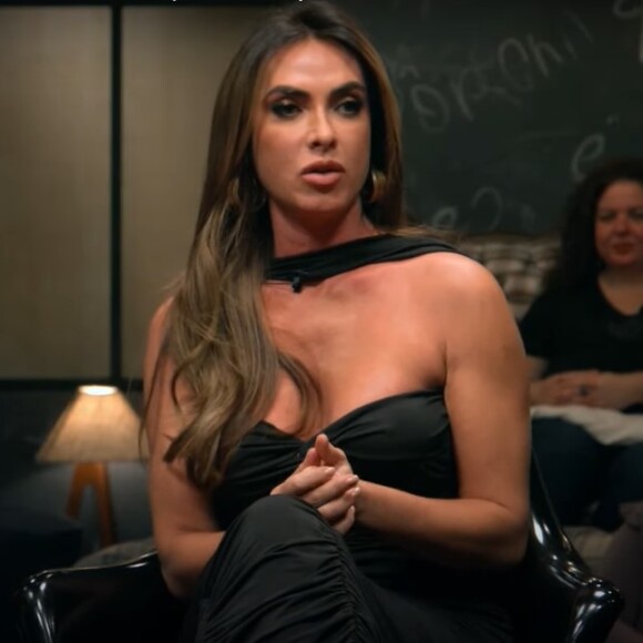 Nicole Bahls se diz traumatizada após fãs abusarem de sua boa vontade