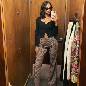 Bruna Marquezine ao completar 28 anos está em evidência e prova que dos looks simples ao ousados ela virou um ícone fashion para muitas pessoas.