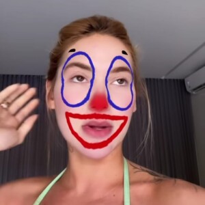 Virgínia Fonseca publicou um storie com filtro de palhaça depois de descobrir tal história de processo e ex-amante.