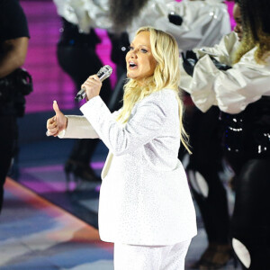 Eliana teria irritado a Globo ao pedir doações para o 'Teleton', disse o colunista Alessandro LoBianco do programa 'A Tarde é Sua', da RedeTV!