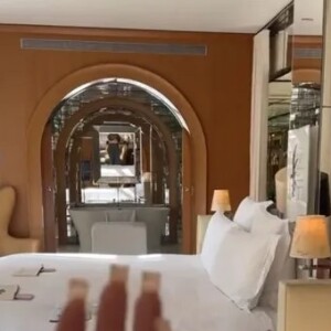 Rafaella Santos viaja para Paris e pega quarto em hotel de R$ 14 mil