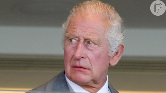 Rei Charles III condece títulos e novos papéis dentro da Família Real para esconder também a acusação de assédio sexual que seu irmão foi denunciado.
