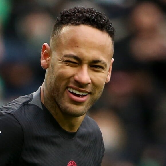 Neymar fechou contrato com o  Al-Hilal