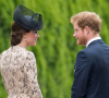 'Ligação na calada da noite': detalhes de conversa íntima de Príncipe Harry e Kate Middleton são expostos por tabloide 