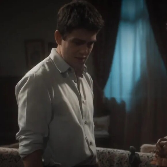 Em 'Amor Perfeito', Júlio decidiu sair de casa após descobrir que é filho de Anselmo e que mãe guardou segredo