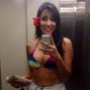 Talita Araujo adora fazer selfies e não se intimida em postar fotos de biquíni nas suas redes sociais
