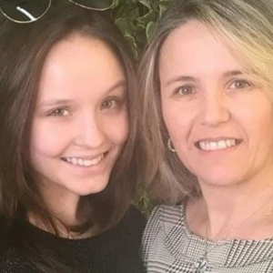 Mãe de Larissa Manoela cometeu a suposta intolerância religiosa 5 minutos depois de mandar a filha 'à merda'