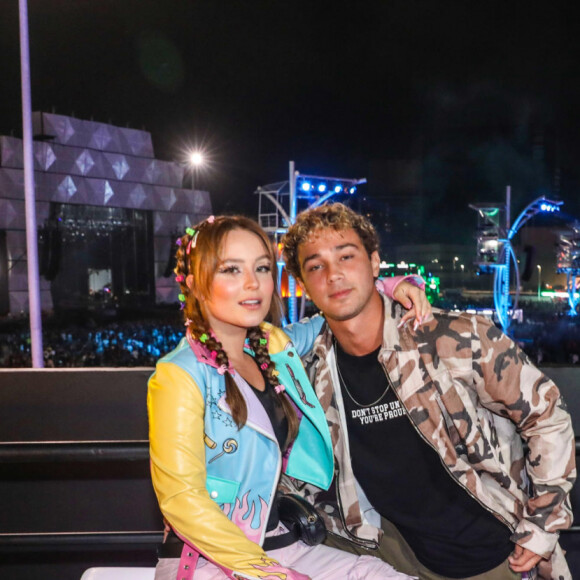 Namorado de Larissa Manoela, André Luiz Frambach destacou a relação de união dos seus pais: 'Base familiar é tudo'