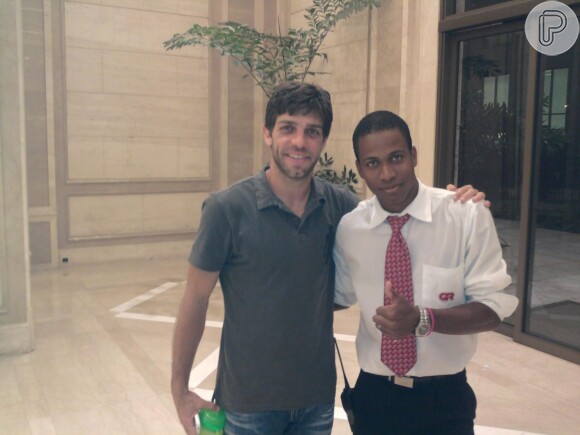 Vascaíno, Luan Patricio posou para uma foto com seu ídolo, o ex-jogador Juninho Pernambucano
