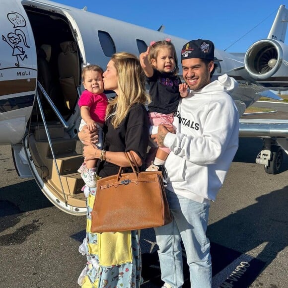 Virgínia ainda explicou por que não passou o avião para a empresa do marido: 'Como foi presente, se eu colocasse na holding do Zé Felipe, ele teria que pagar uma porcentagem'