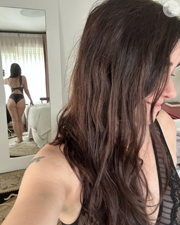 Alessandra Negrini já havia viralizado ao exibir o bumbum em selfie
