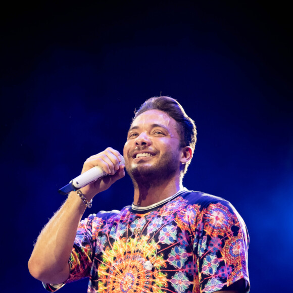 'Wesley Safadão apresentou problemas de saúde e terá que se afastar dos palcos por orientação médica', diz a nota