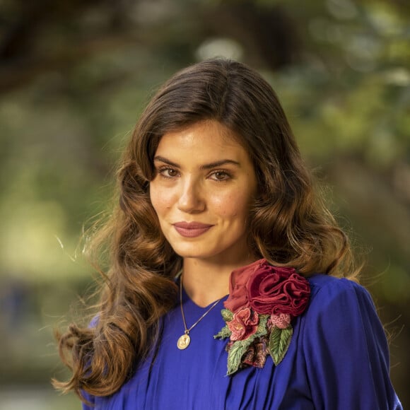 Camila Queiroz ainda está no ar na TV Globo como a Marê de 'Amor Perfeito'