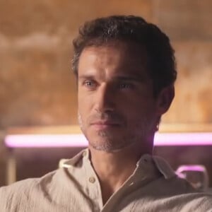 Vinicius (Paulo Rocha) dá golpe em Aline (Barbara Reis) no capítulo de terça-feira, 19 de setembro de 2023, na novela 'Terra e Paixão'