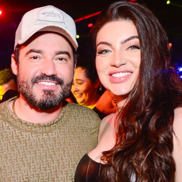 Fernando Zor e Nayara Munhoz trocaram beijos em rodeio na cidade de Jaguariúna, interior de SP, em 23 de setembro de 2023