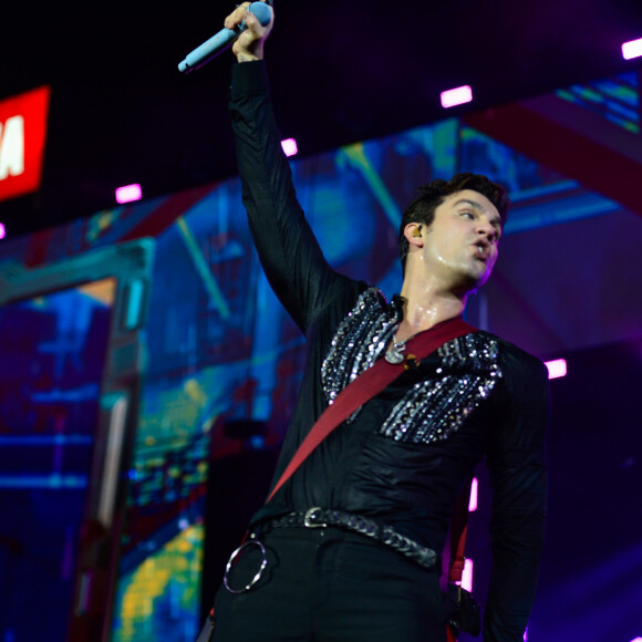 Yasmin Brunet e Luan Santana foram vistos juntos no The Town