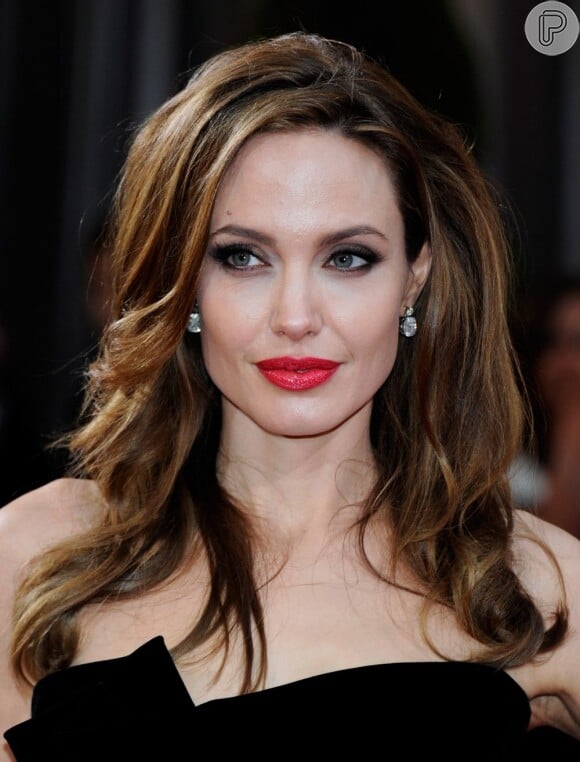 Angelina Jolie já abriu uma escola para meninas em 2010 e deseja abrir mais