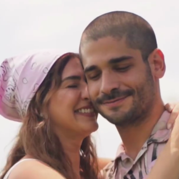 Chá revelAUção! Fernanda Paes Leme conta com ajuda de pet para descobrir sexo do bebê. Vídeo!